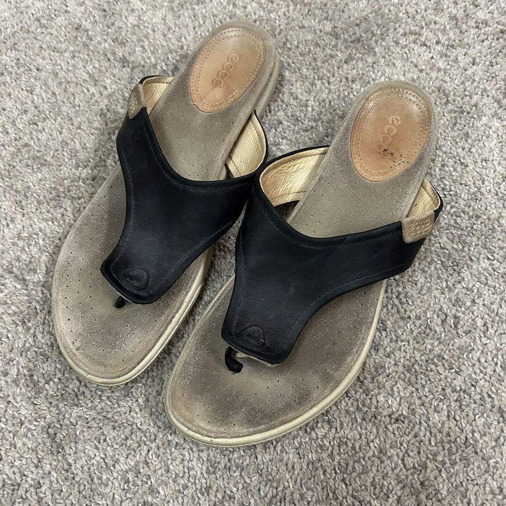 ECCO Patent Leather‎ Sandals Women's Size 9 - 9.5 EU 40 Black Thong Slip On